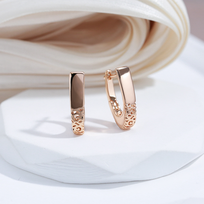 Boucles d'oreilles semi-hoops en or élégant