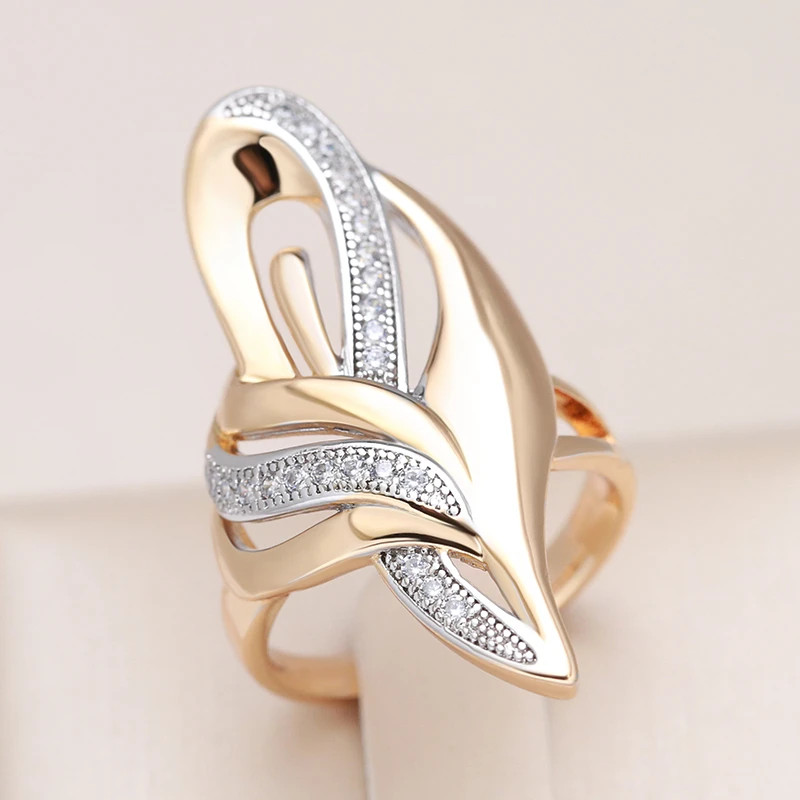 Bague en or élégante avec des pics