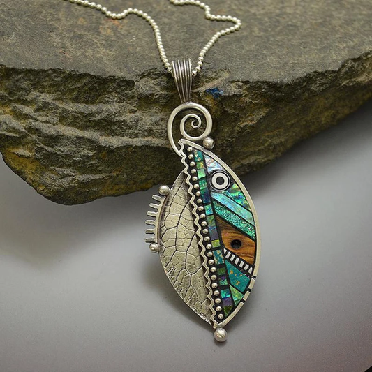 Collier en cristal feuille verte en argent vintage