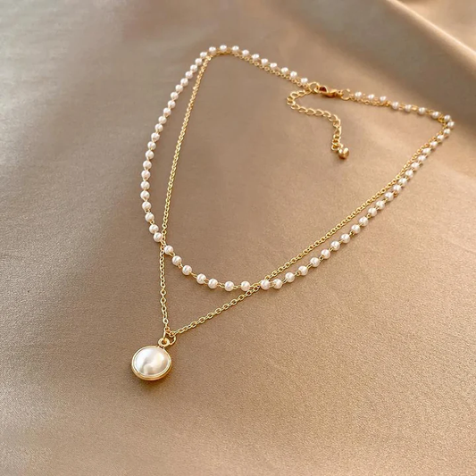 Collier en or avec perles élégantes