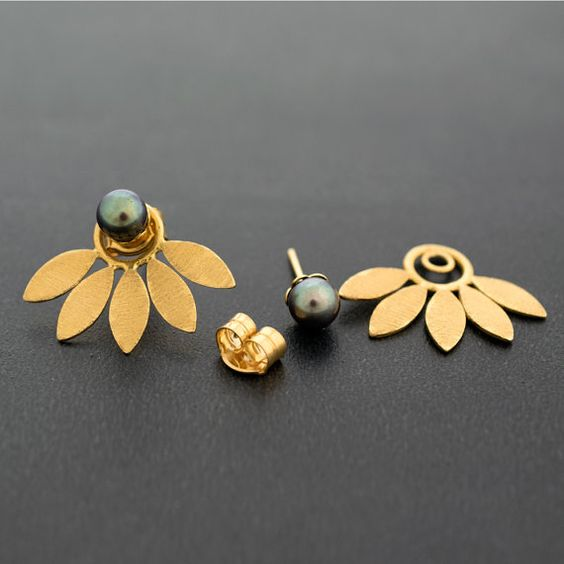 Boucles d'oreilles vintage en perles sombres avec feuilles dorées