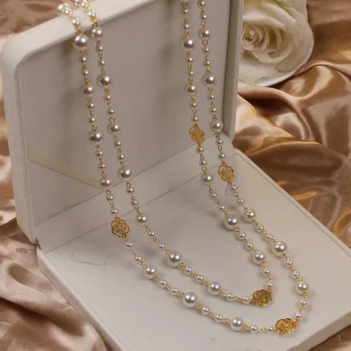 Collier en perles dorées élégantes