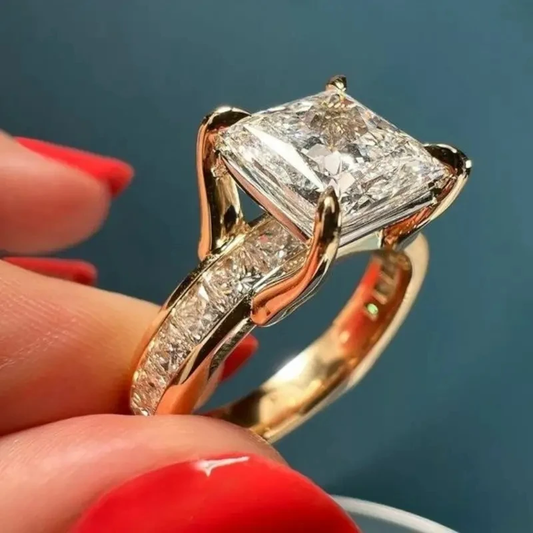 Bague élégante avec cristal vintage