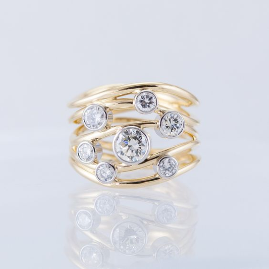 Bague multi-couches dorée avec des cristaux vintage