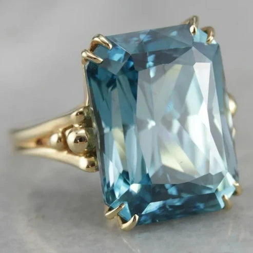 Bague en Or Cristal Bleu Ciel