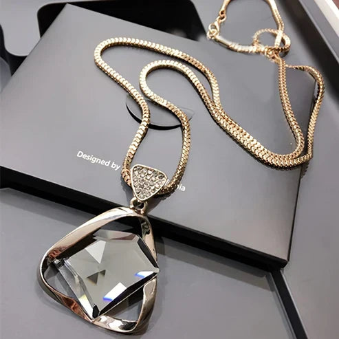 Collier en Or avec Pendentif en Cristal