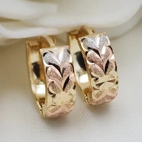Boucles d'oreilles créoles en forme de cœur doré coloré