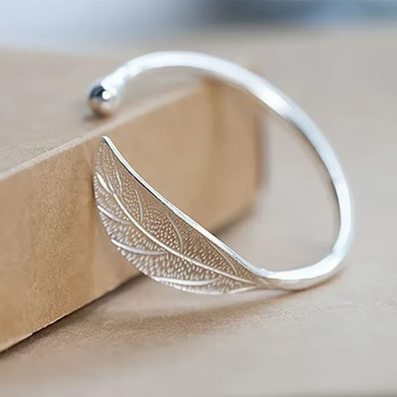 Bague en forme de feuille en argent