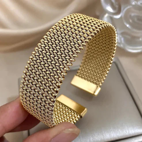 Bracelet en Maille Dorée Ouverte