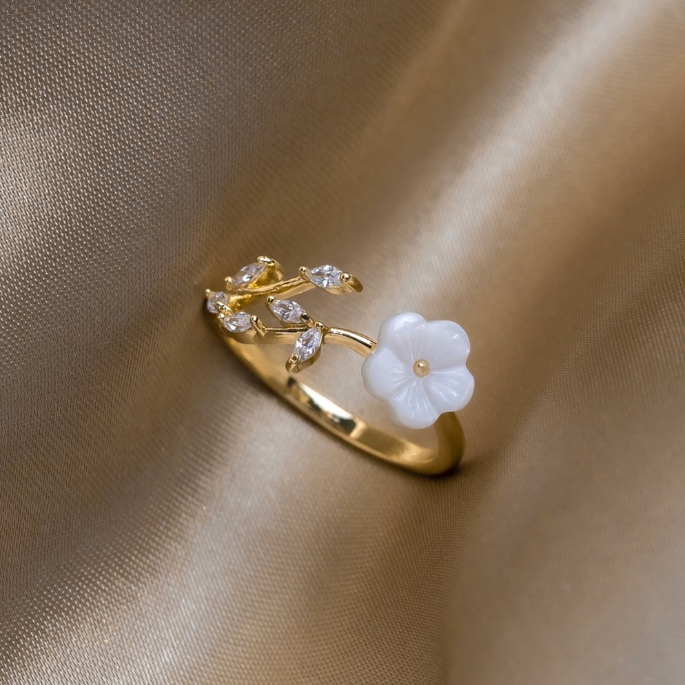 Bague Ouverte en Or avec Motif Floral et Feuilles