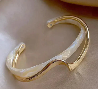 Offre 1+1 : Bracelet élégant en opale blanche + Boucles d'oreilles élégantes en perles noires